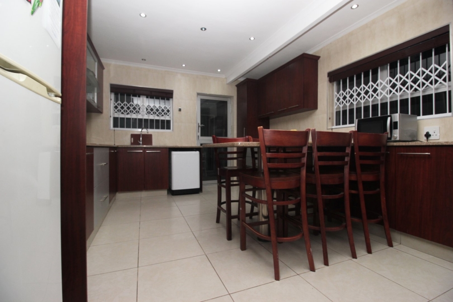 To Let 4 Bedroom Property for Rent in Belgravia Western Cape